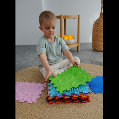 Масажний килимок Ортек Динозаври Пазли 10 ел. + 6 Трикутників 28x28 см Масажний килимок Ортек Динозаври Пазли 10 ел. + 6 Трикутників 28x28 см